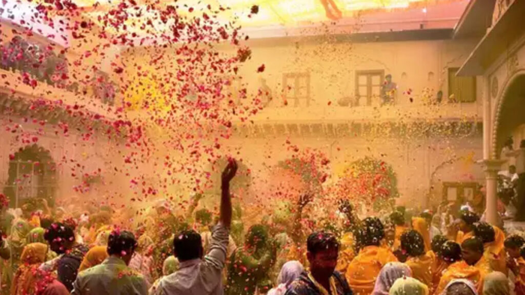 मथुरा में होली के लिए सड़क चौड़ीकरण और विकास कार्य शुरू, 70 करोड़ की योजना को मंजूरी